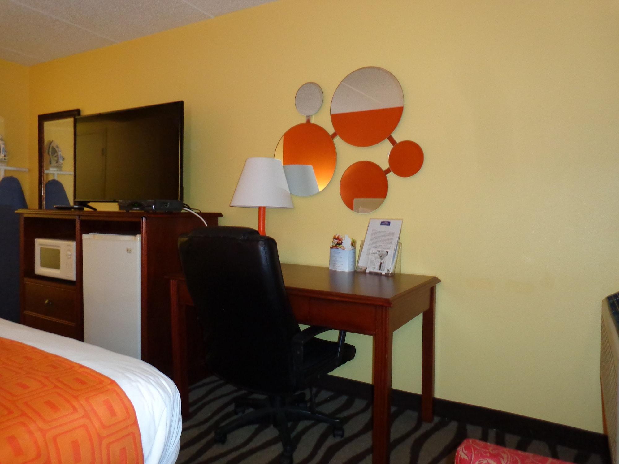 Howard Johnson By Wyndham Suffern Extérieur photo