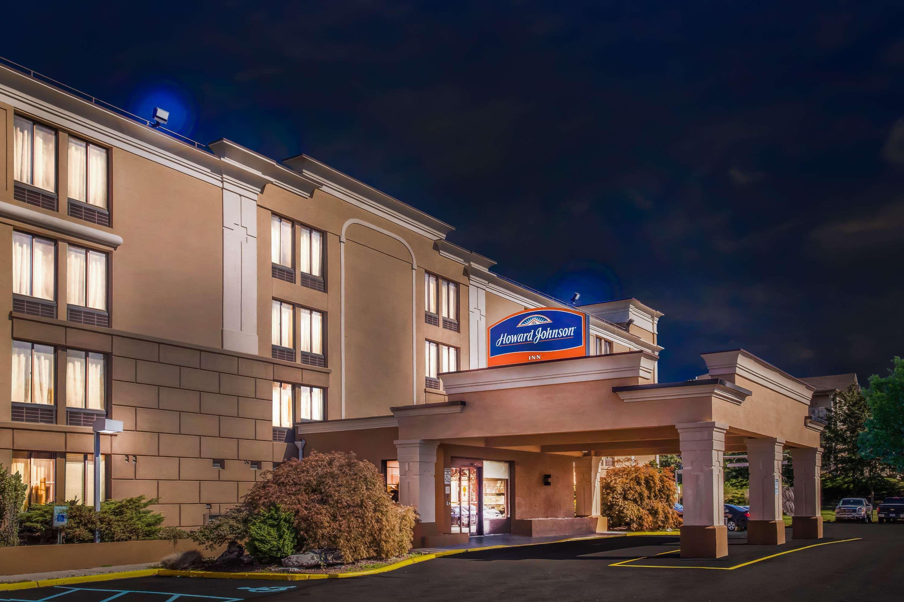 Howard Johnson By Wyndham Suffern Extérieur photo