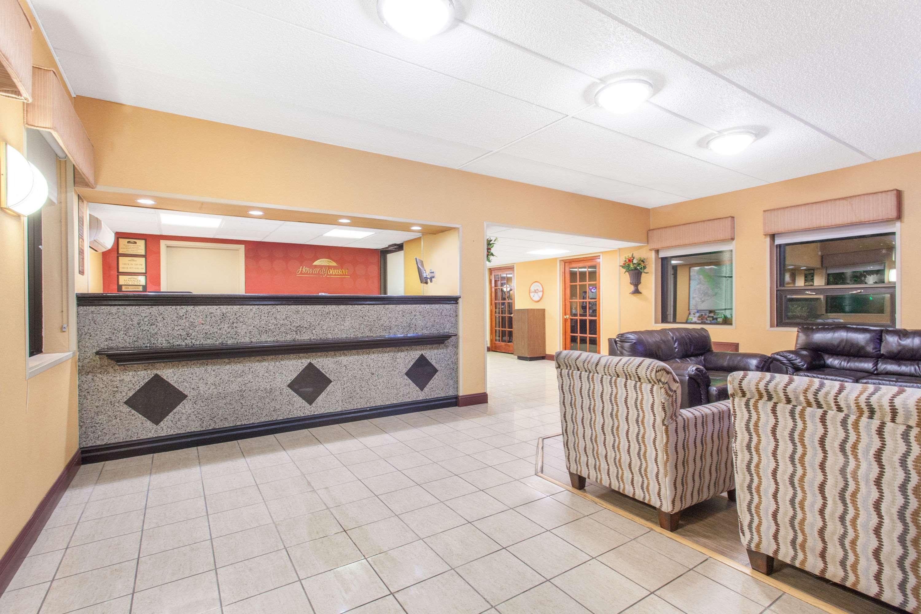Howard Johnson By Wyndham Suffern Extérieur photo